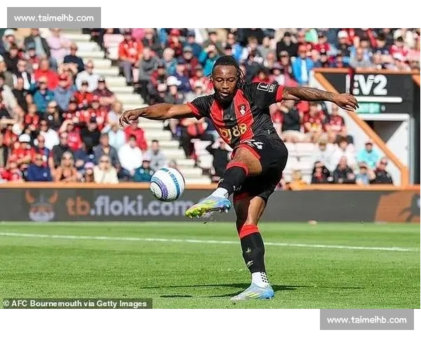 曼联放弃姆贝乌莫！瞄准塞门约或埃泽替代，拒绝支付溢价