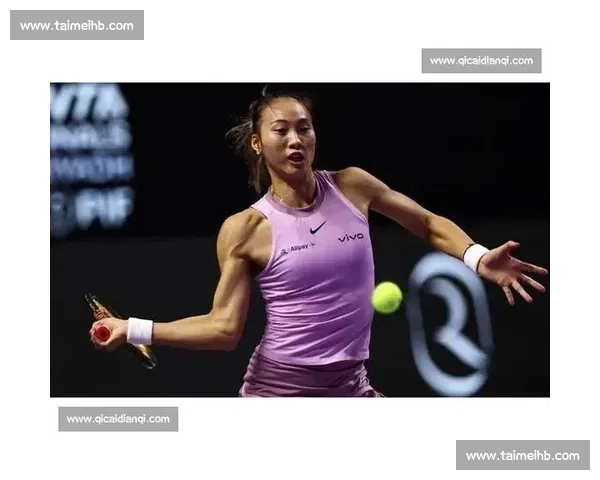 郑钦文破发关键局点燃逆转希望！首盘 3 平展现大心脏特质